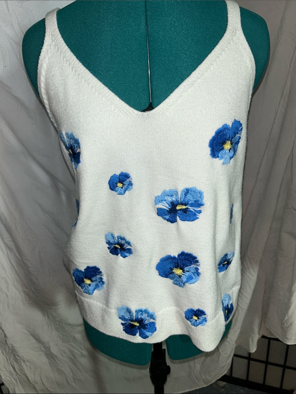 Boston Proper White V-Neck Tank with Blue Floral Embroidery EPLC.